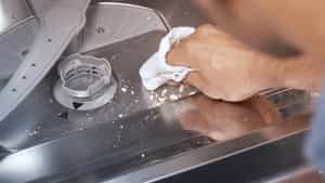 Como limpar a sua máquina de lavar loiça